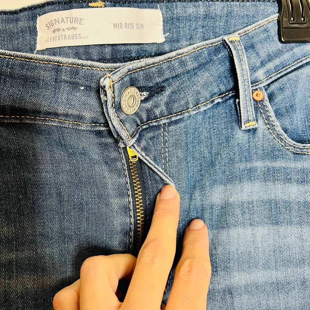 Levi's Mid Rise Slim Jeans 32 Med Wash Skinny Denim Stretch Faded High Waist - Picture 3 of 7